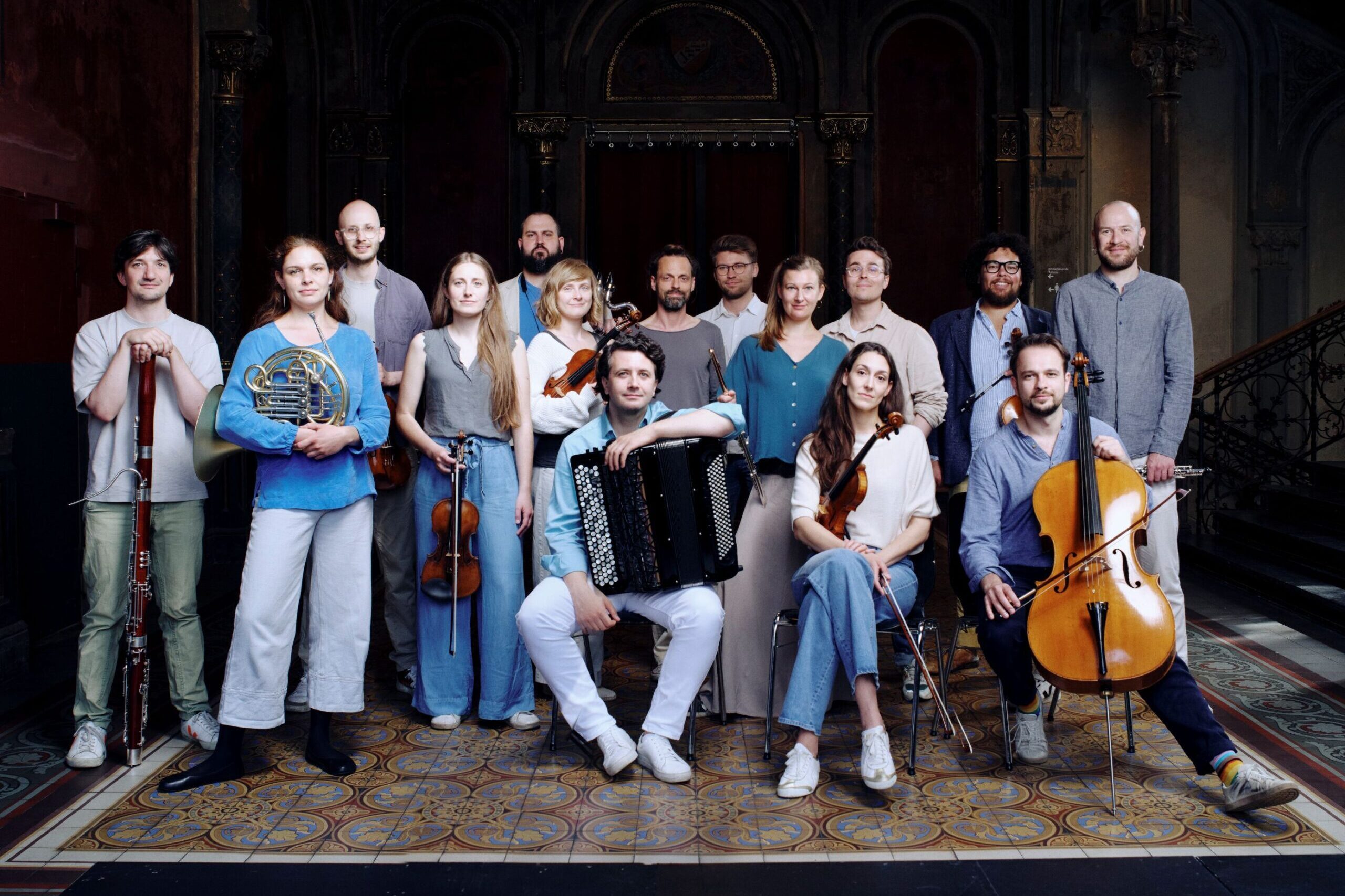 web_orchesterimtreppenhaus_grouportrait Treppnhausorchester